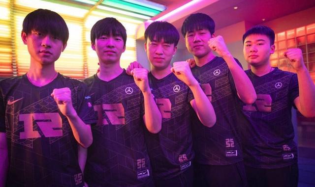 给予适当的 给予适当的